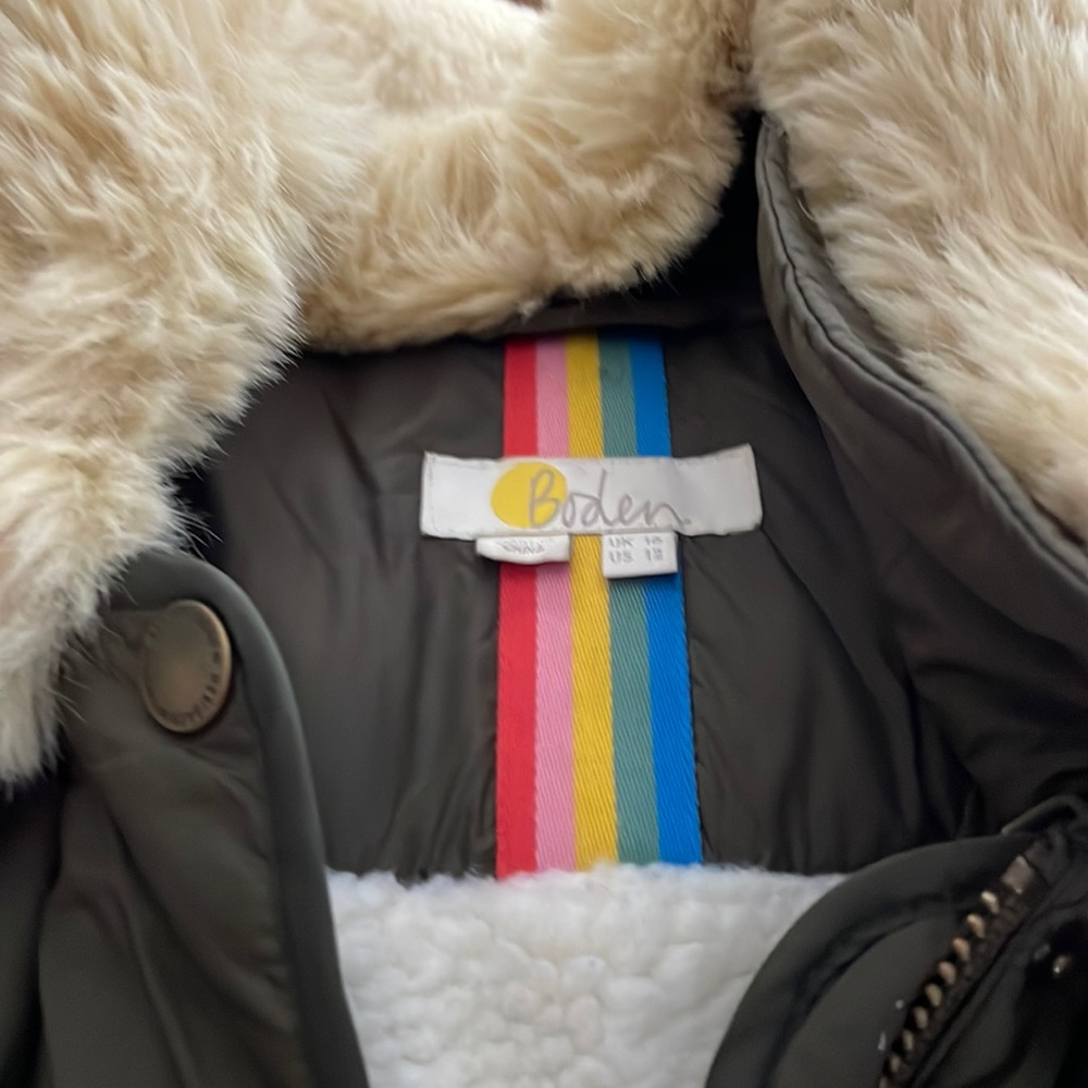 Three season jacket. Perfect condition. Worn 2x. Size 12.